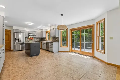 8 Whitney Way Topsham ME 04086