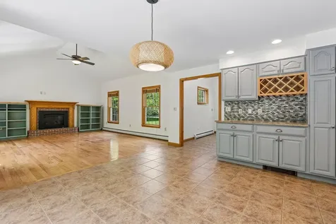 8 Whitney Way Topsham ME 04086