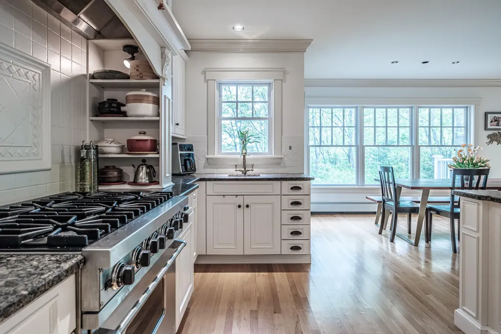 31 Painted Point Road Phippsburg ME 04562