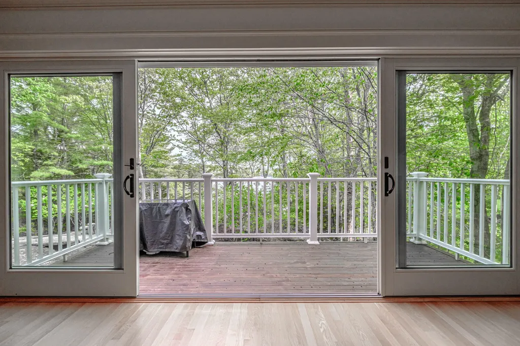 31 Painted Point Road Phippsburg ME 04562