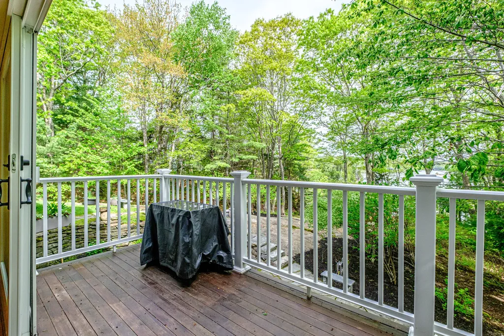 31 Painted Point Road Phippsburg ME 04562