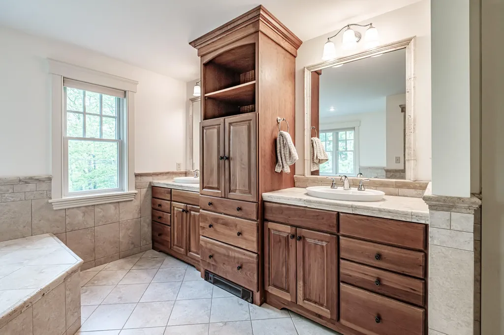 31 Painted Point Road Phippsburg ME 04562