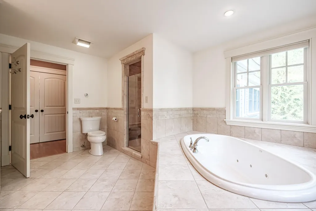 31 Painted Point Road Phippsburg ME 04562