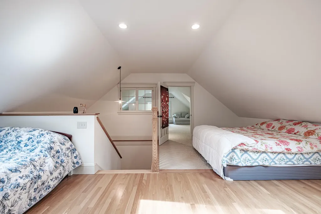 31 Painted Point Road Phippsburg ME 04562
