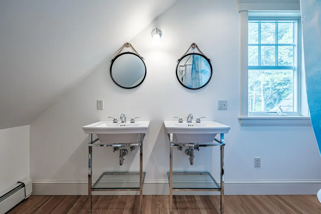 31 Painted Point Road Phippsburg ME 04562