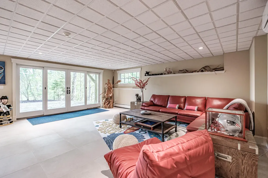 31 Painted Point Road Phippsburg ME 04562