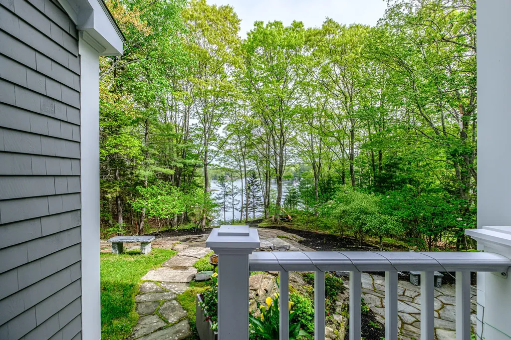 31 Painted Point Road Phippsburg ME 04562