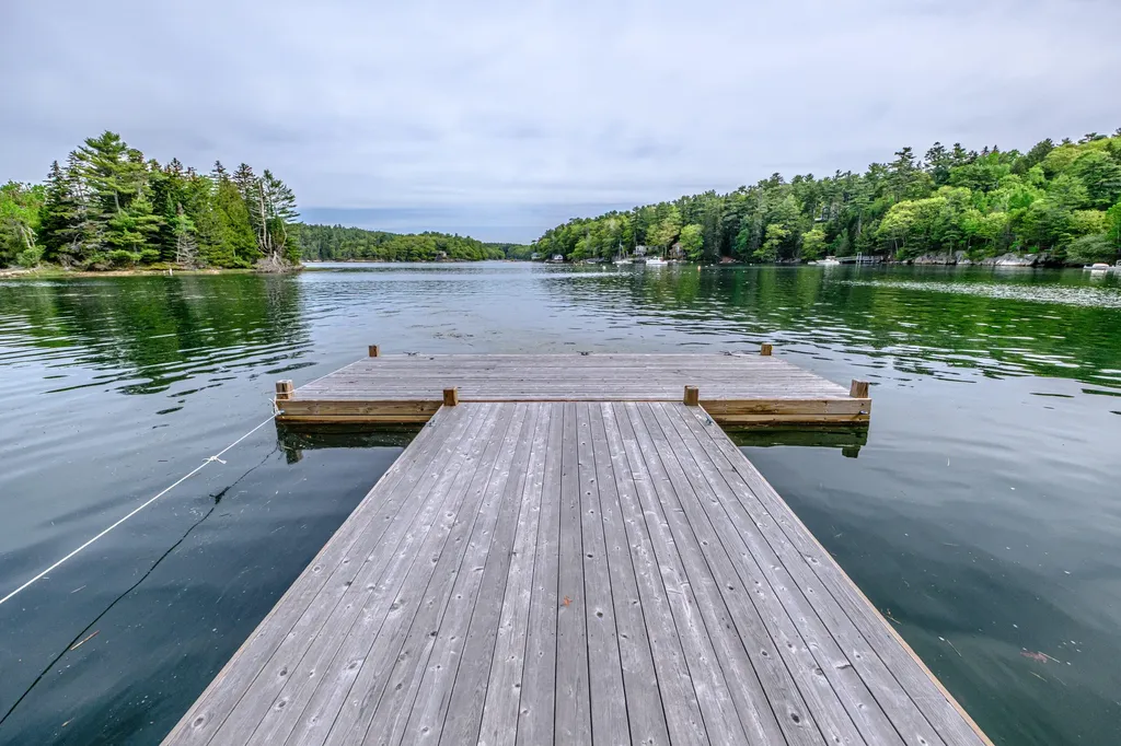 31 Painted Point Road Phippsburg ME 04562