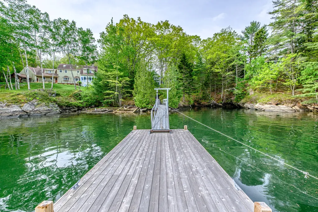 31 Painted Point Road Phippsburg ME 04562