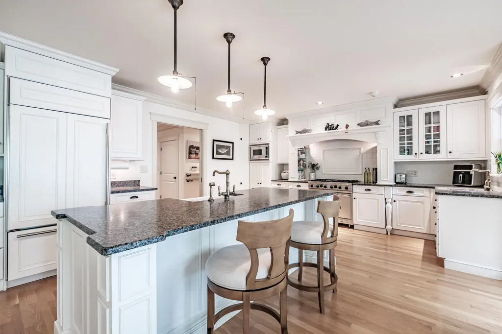 31 Painted Point Road Phippsburg ME 04562