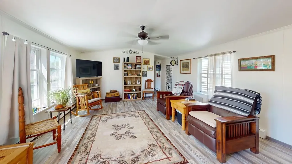 9 Smith Lane Levant ME 04456