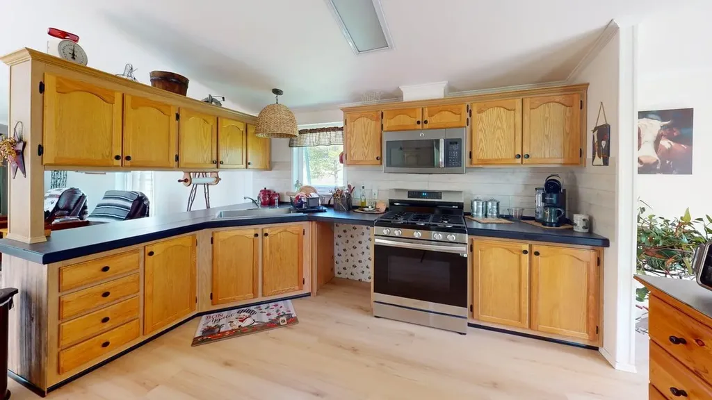 9 Smith Lane Levant ME 04456