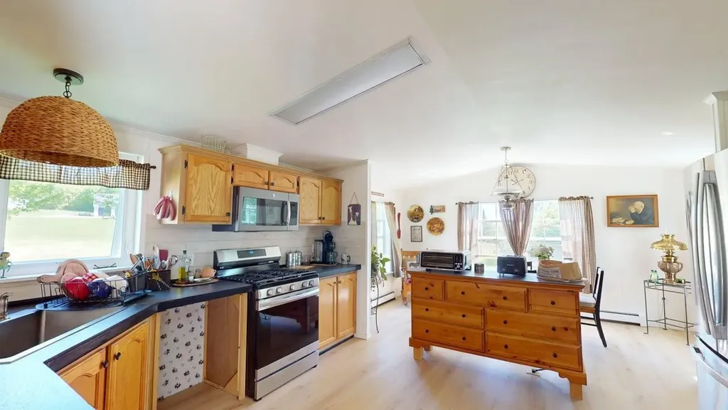 9 Smith Lane Levant ME 04456