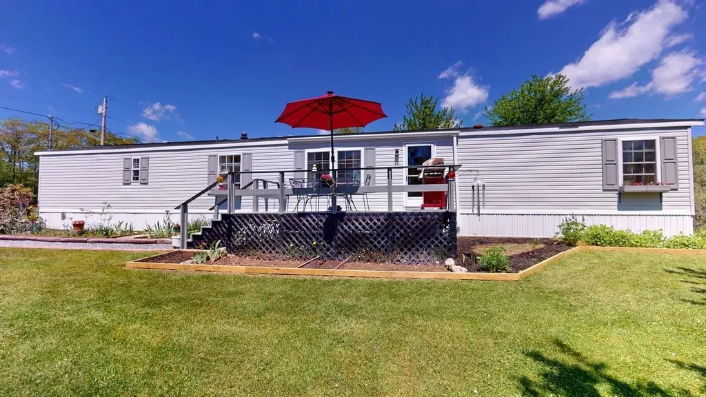 9 Smith Lane Levant ME 04456