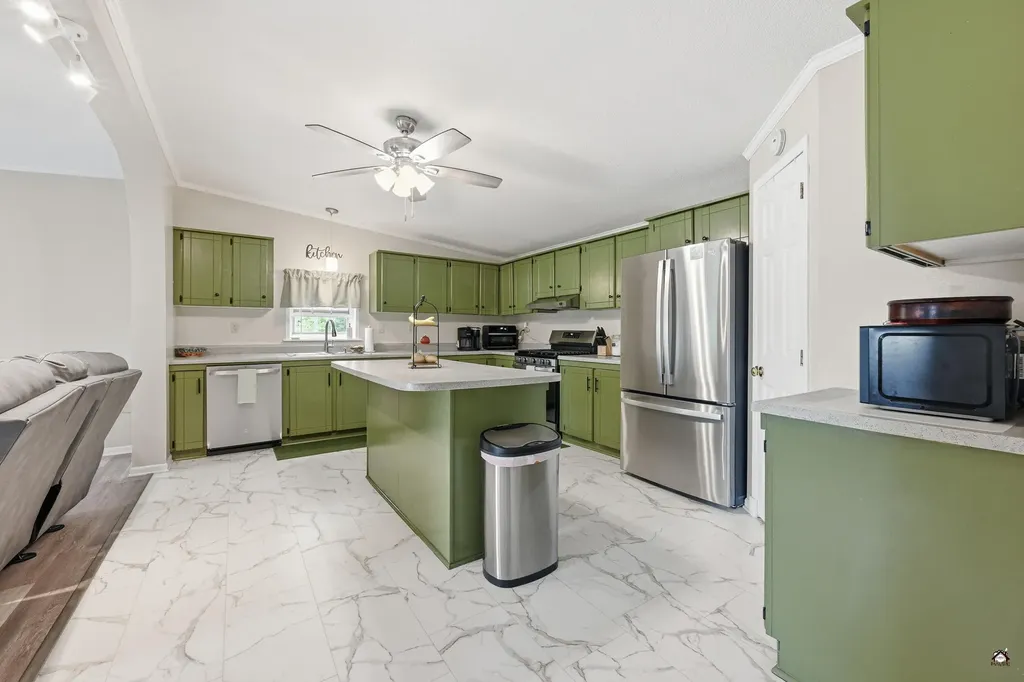 18 Ginger Place Sidney ME 04330
