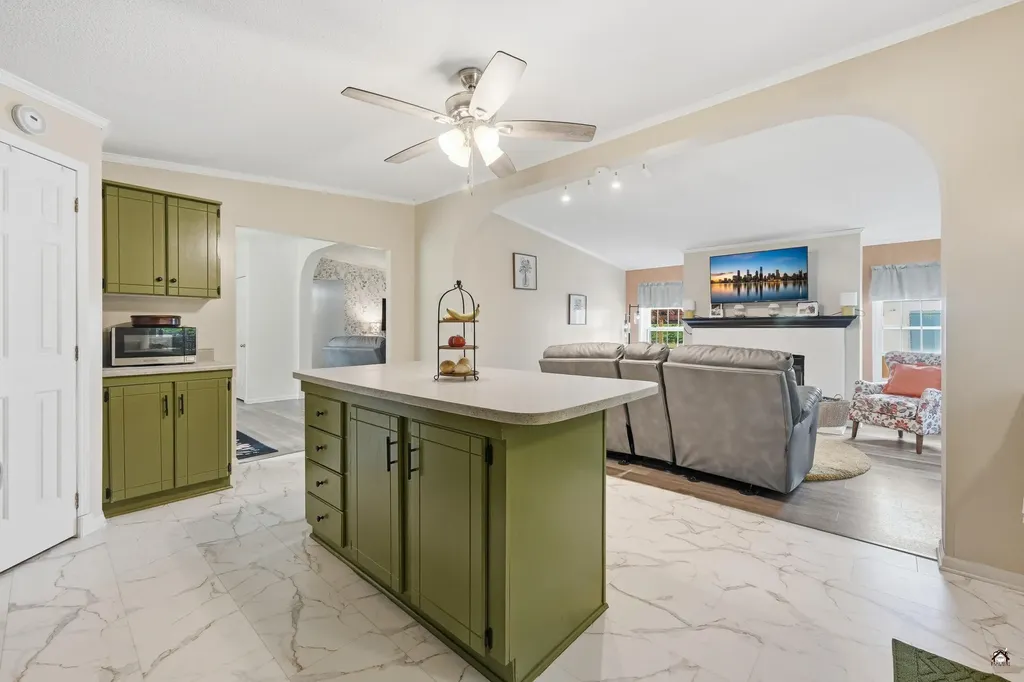 18 Ginger Place Sidney ME 04330