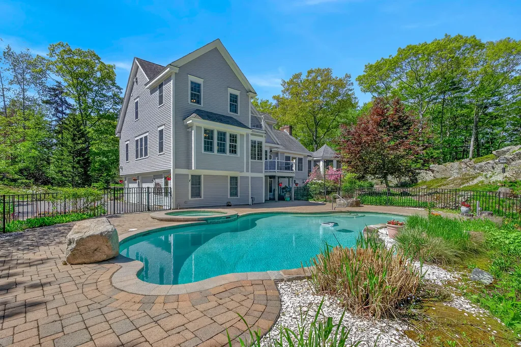 12 Touchstone Drive Kennebunkport ME 04046