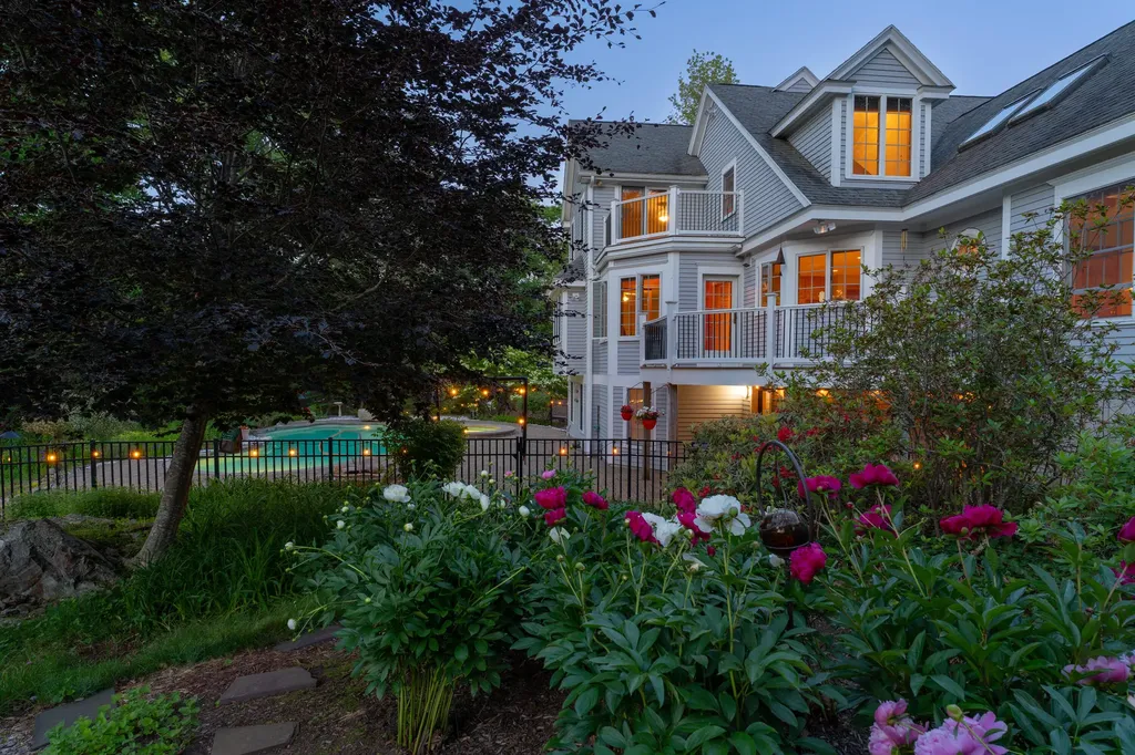 12 Touchstone Drive Kennebunkport ME 04046