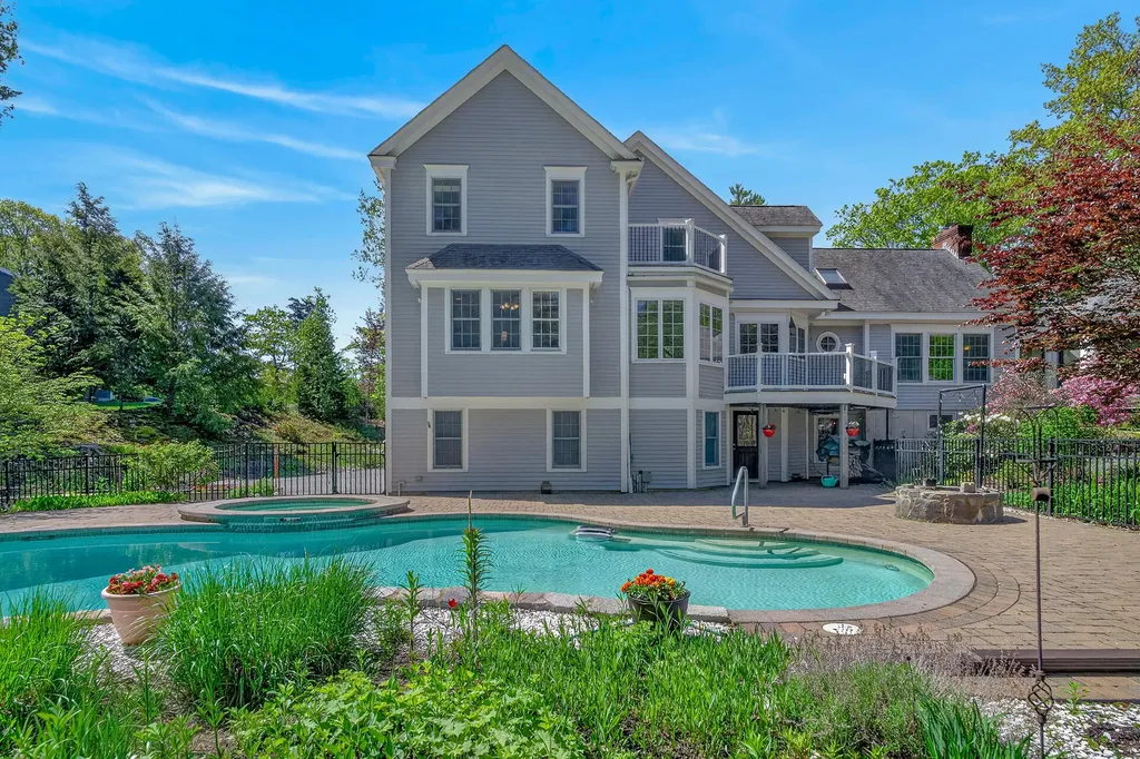12 Touchstone Drive Kennebunkport ME 04046