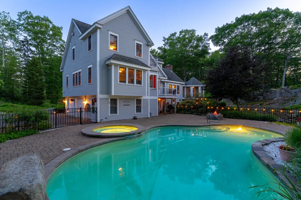 12 Touchstone Drive Kennebunkport ME 04046