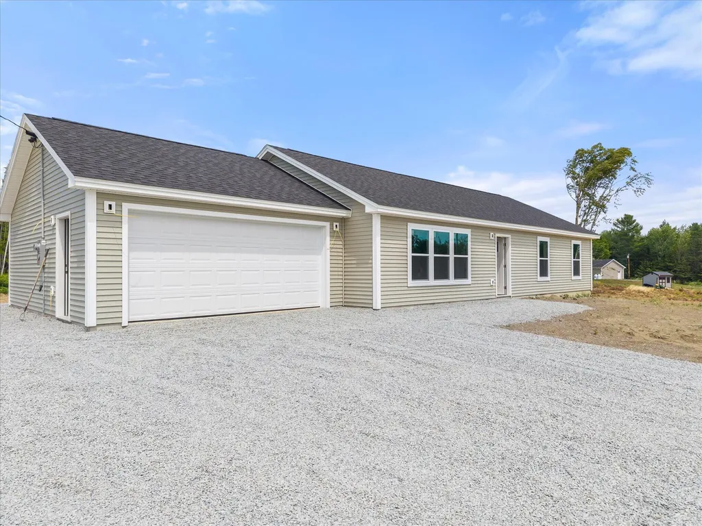 9 Blue Sky Drive Levant ME 04456