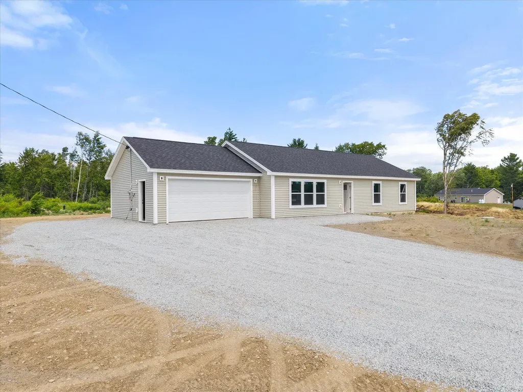 9 Blue Sky Drive Levant ME 04456
