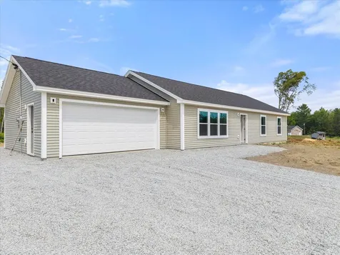 9 Blue Sky Drive Levant ME 04456