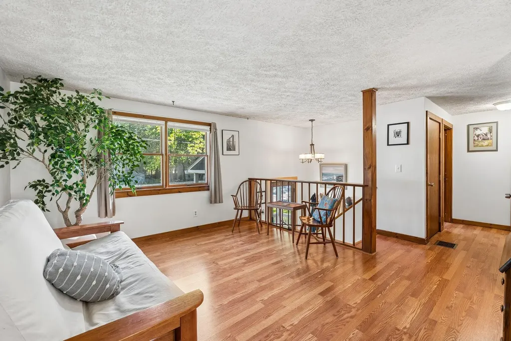 12 Wood Avenue Topsham ME 04086