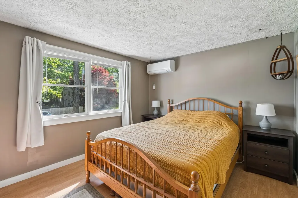 12 Wood Avenue Topsham ME 04086