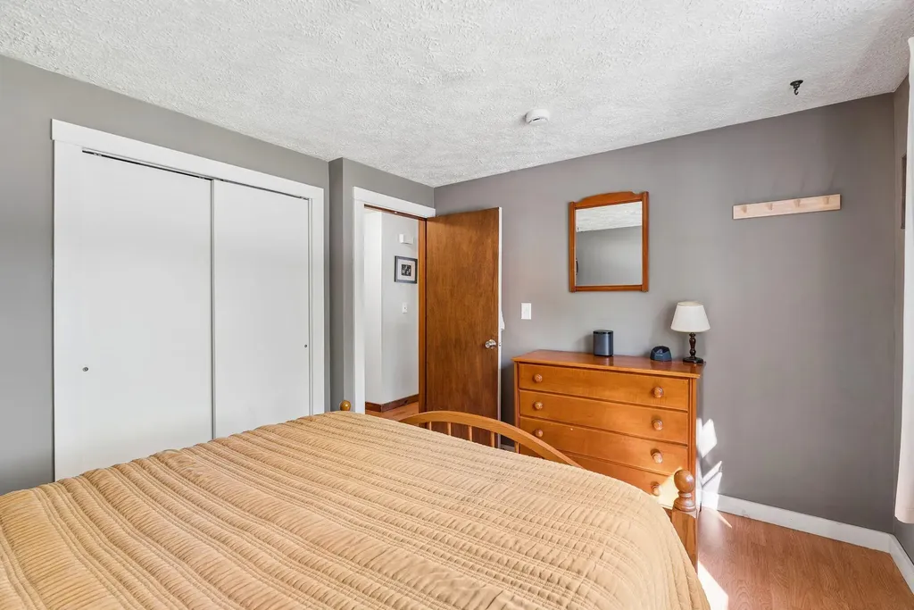 12 Wood Avenue Topsham ME 04086