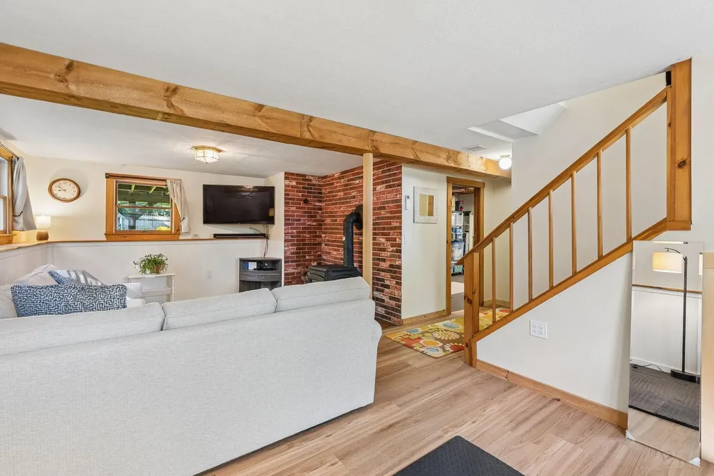 12 Wood Avenue Topsham ME 04086
