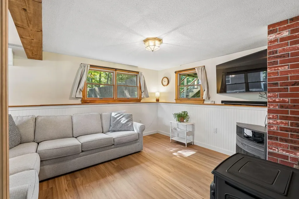 12 Wood Avenue Topsham ME 04086