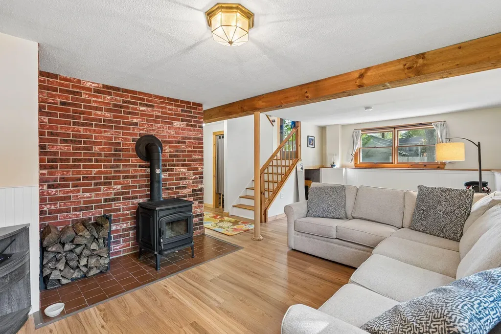 12 Wood Avenue Topsham ME 04086