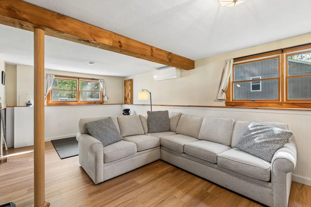 12 Wood Avenue Topsham ME 04086