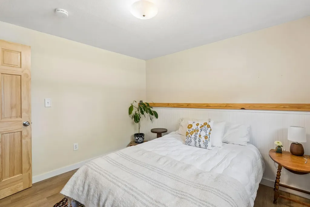 12 Wood Avenue Topsham ME 04086