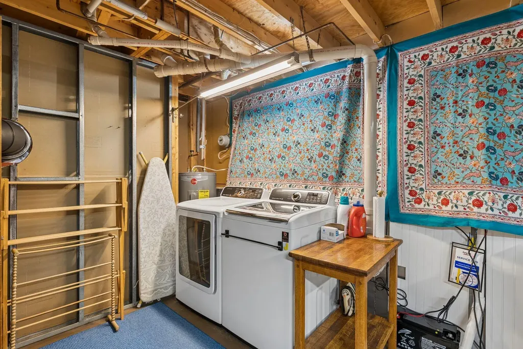 12 Wood Avenue Topsham ME 04086