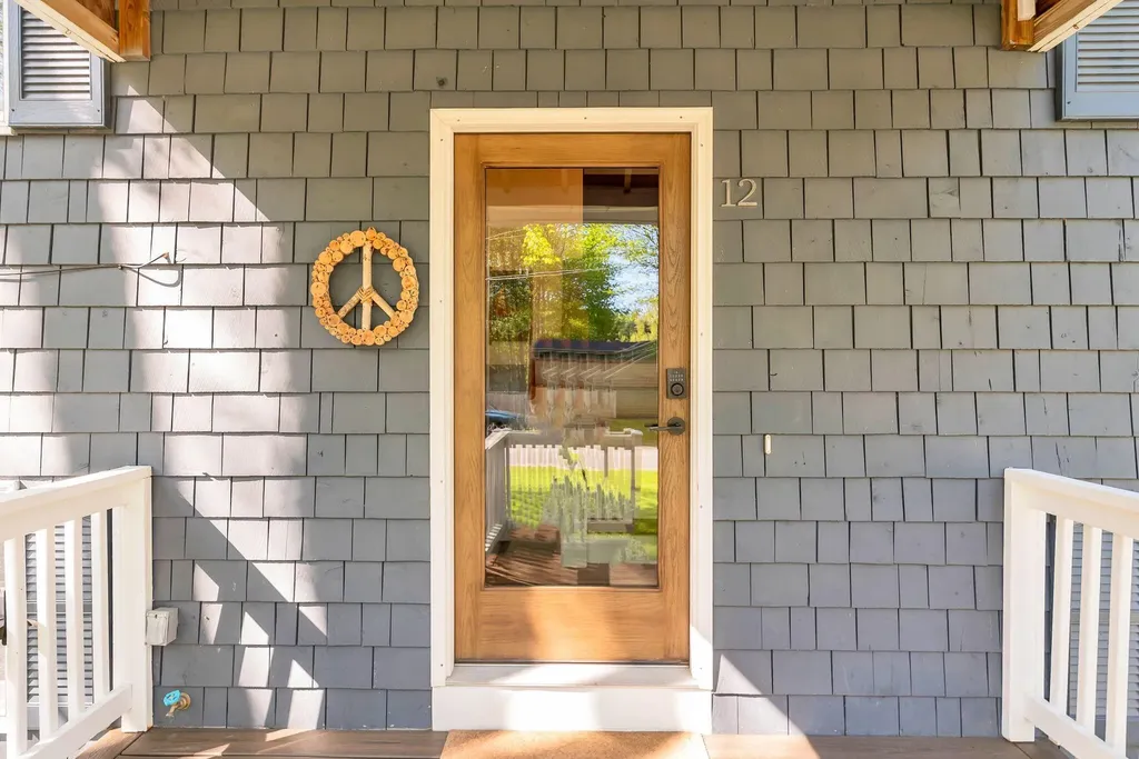 12 Wood Avenue Topsham ME 04086
