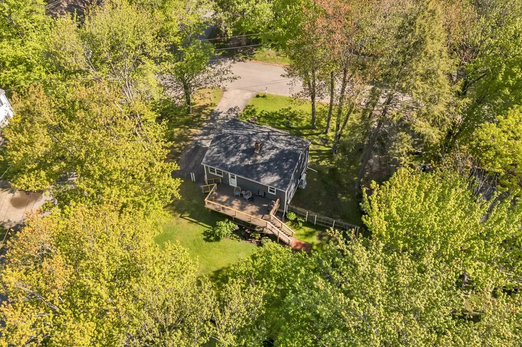 12 Wood Avenue Topsham ME 04086