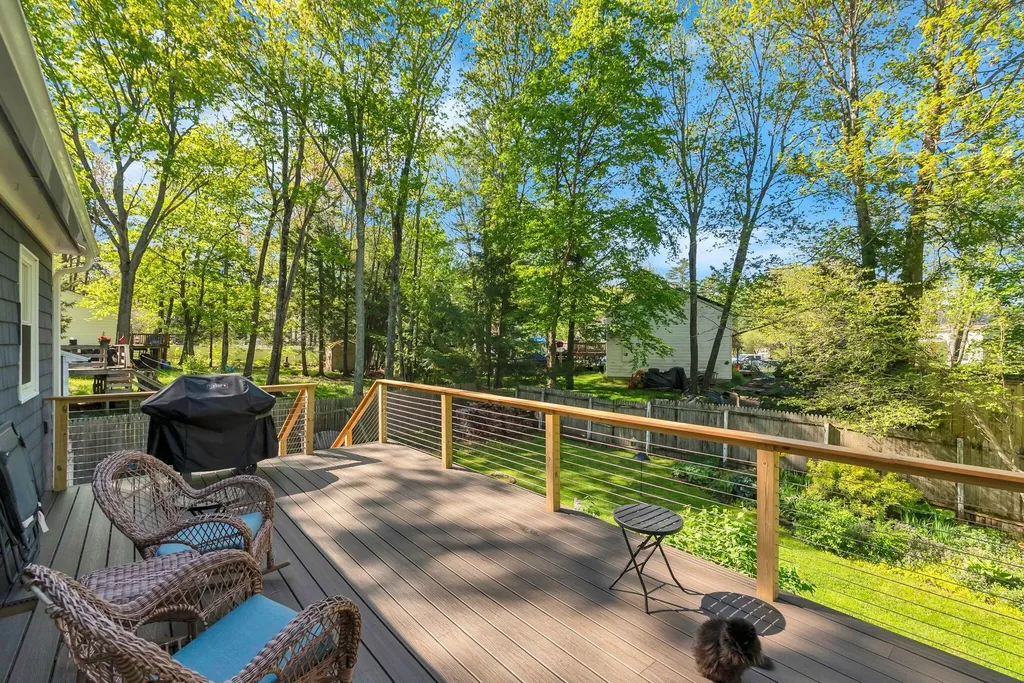 12 Wood Avenue Topsham ME 04086