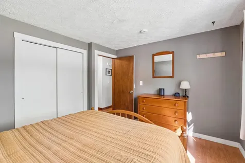 12 Wood Avenue Topsham ME 04086
