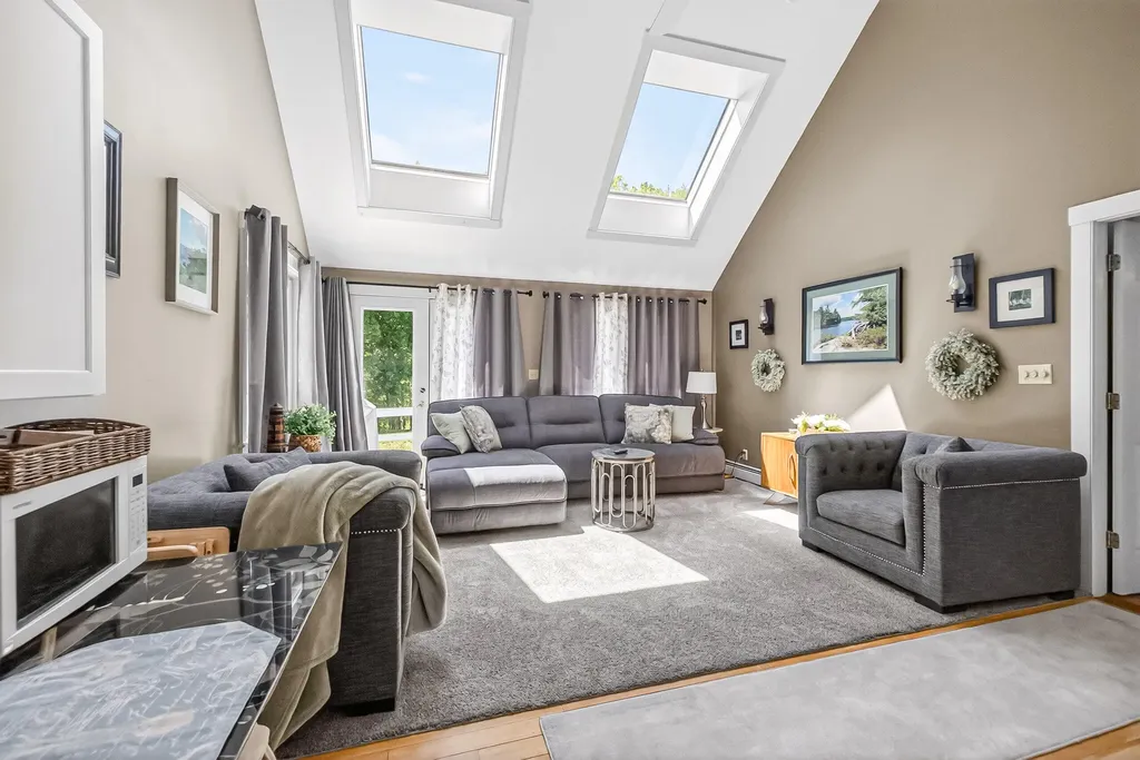 56 Yarmouth Road Gray ME 04039