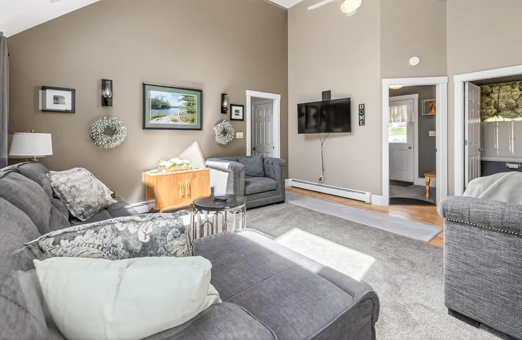 56 Yarmouth Road Gray ME 04039