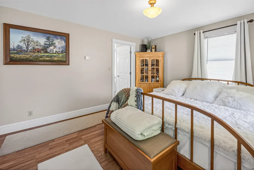 56 Yarmouth Road Gray ME 04039