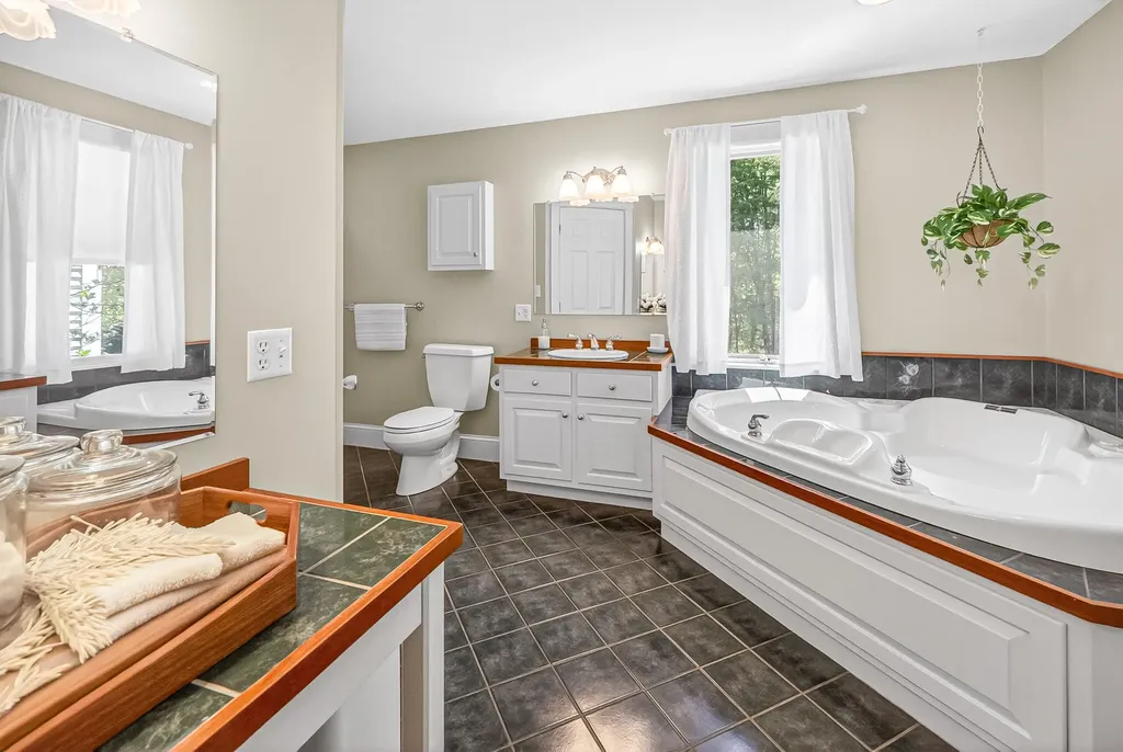56 Yarmouth Road Gray ME 04039