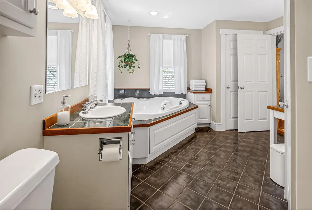 56 Yarmouth Road Gray ME 04039