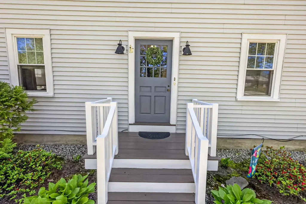 56 Yarmouth Road Gray ME 04039