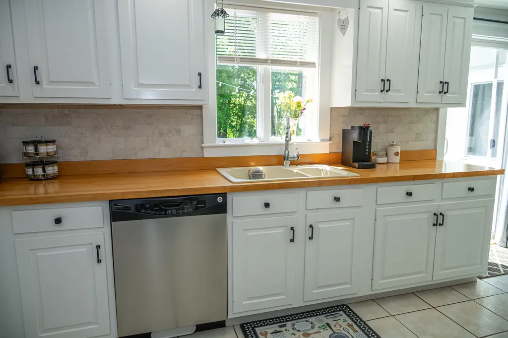 56 Yarmouth Road Gray ME 04039