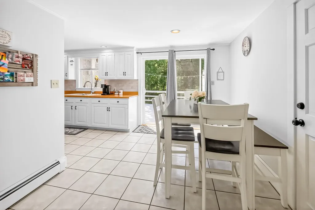 56 Yarmouth Road Gray ME 04039