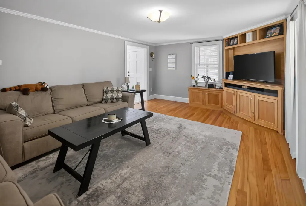 56 Yarmouth Road Gray ME 04039