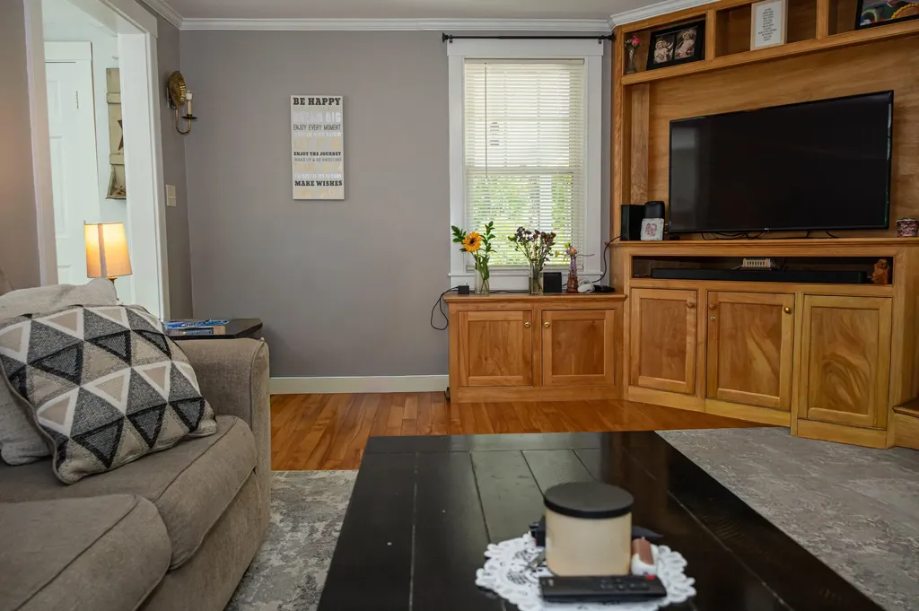 56 Yarmouth Road Gray ME 04039